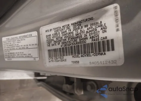 2003 Toyota Camry Le z USA, uszkodzony, nr VIN 4T1BE32K53U695000